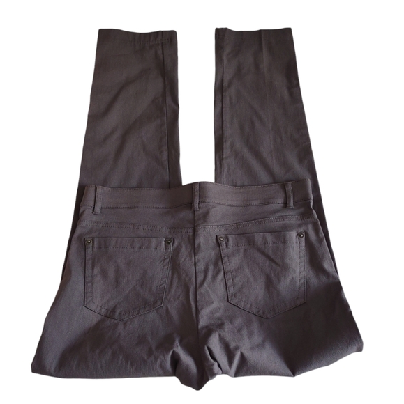 Equestrian Size Medium Grey Pants *Flawed* - Picture 4 of 16